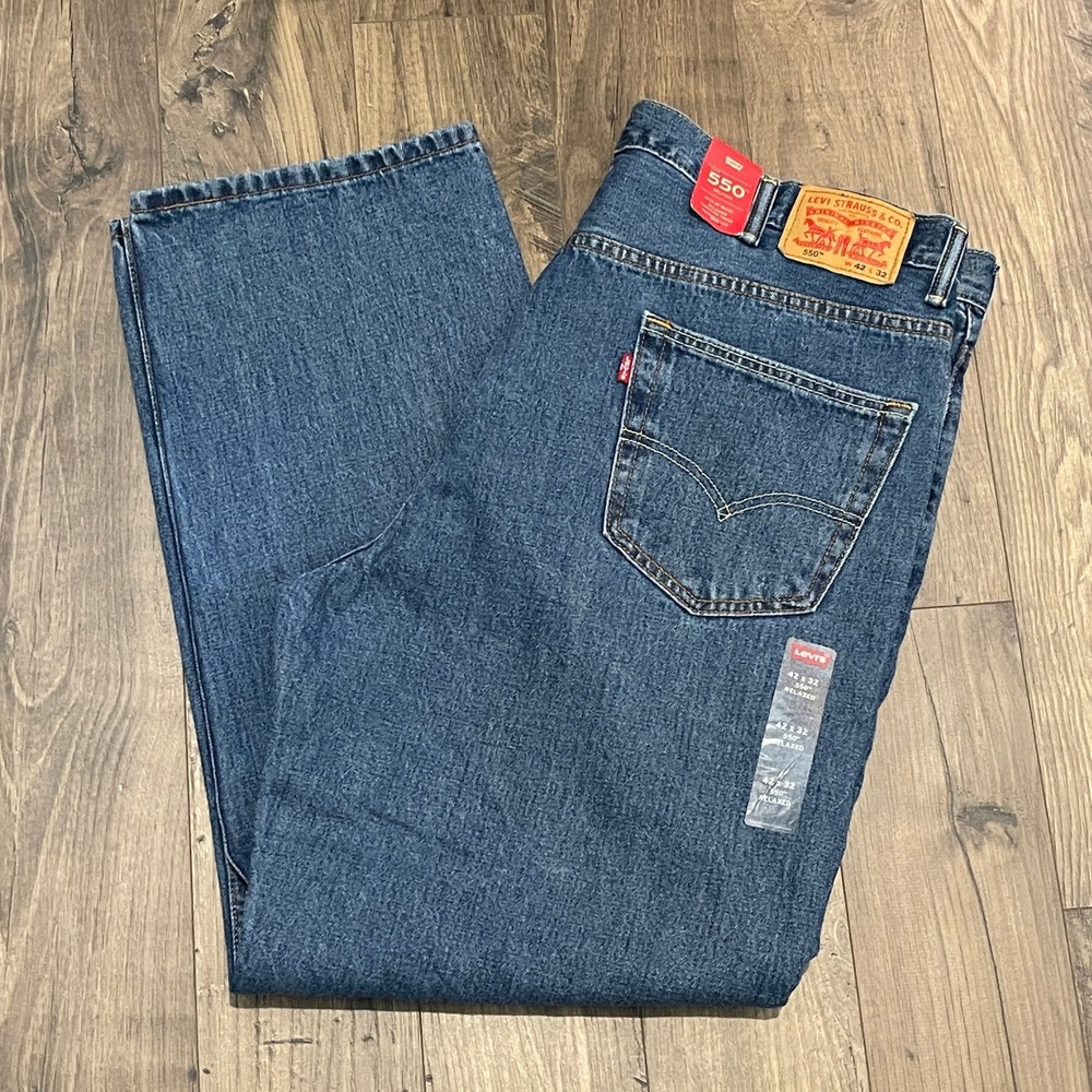 Levis 550 Relaxed Fit Tapered Leg Jeans Mens 42x32 Medium Wash Blue Denim NEW